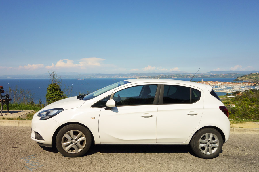 Noleggia Opel Corsa E W 6 in Italia a partire da € al giorno Opel-Corsa-White-Profile